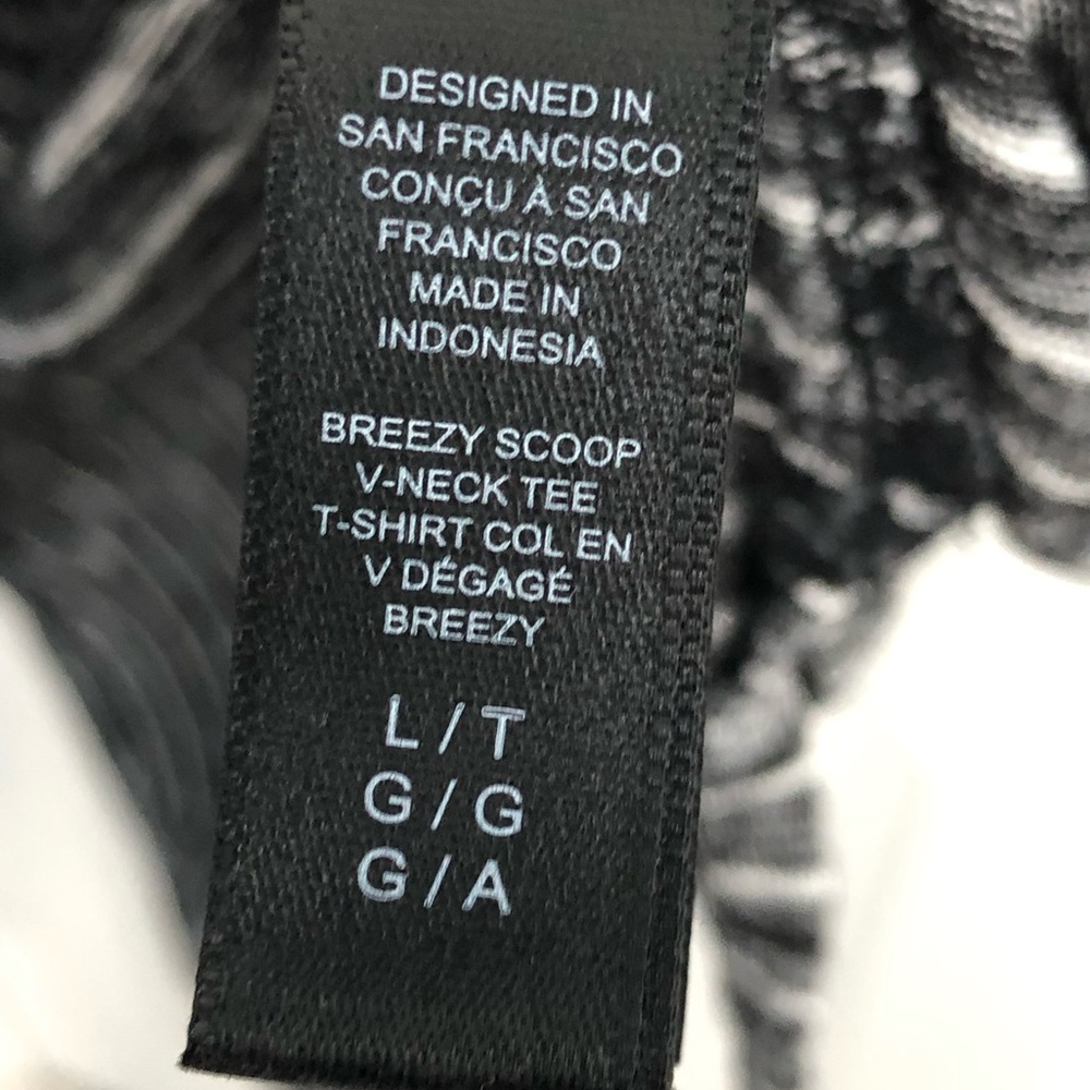 Athleta Charcoal Stripe Scoop V-Neck Short Sleeve Breezy Tee Top Size Large - Picture 7 of 15